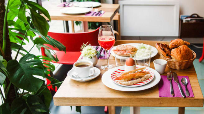 Le Cafe Fauveparis In Paris Restaurant Reviews Menu And