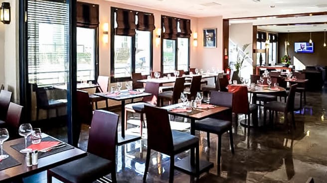 Brasserie La Veranda Le Plessis Parc Hotel In Le Plessis