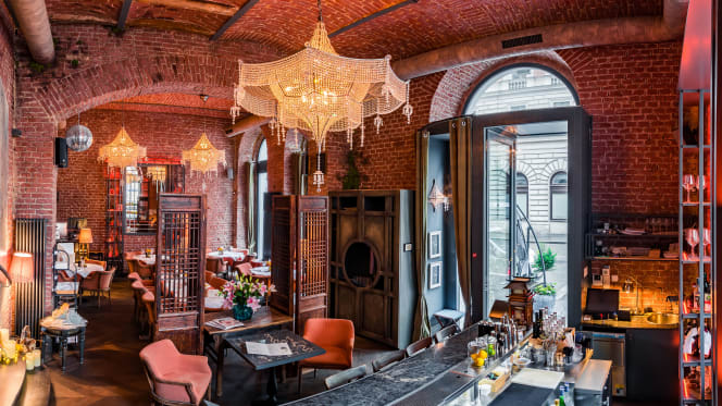 LE'O Restaurant & Bar - 0