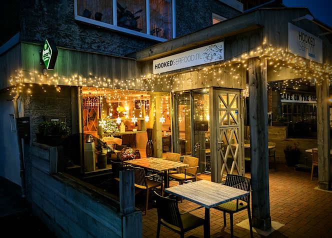 Hooked Seafood & More - 4