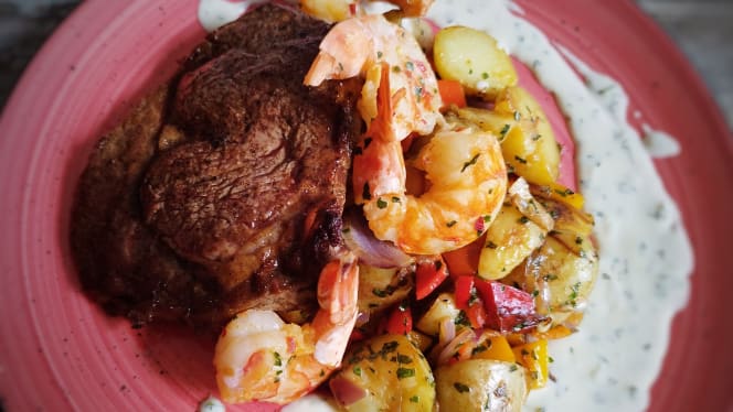 Hooked Seafood & More - 6