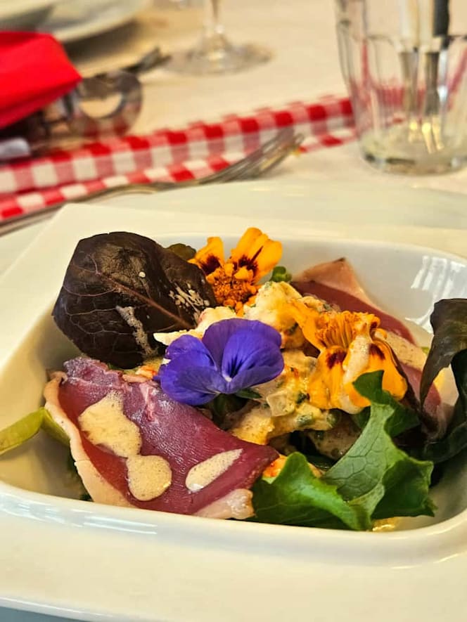 Antoinette à Montmartre - 1