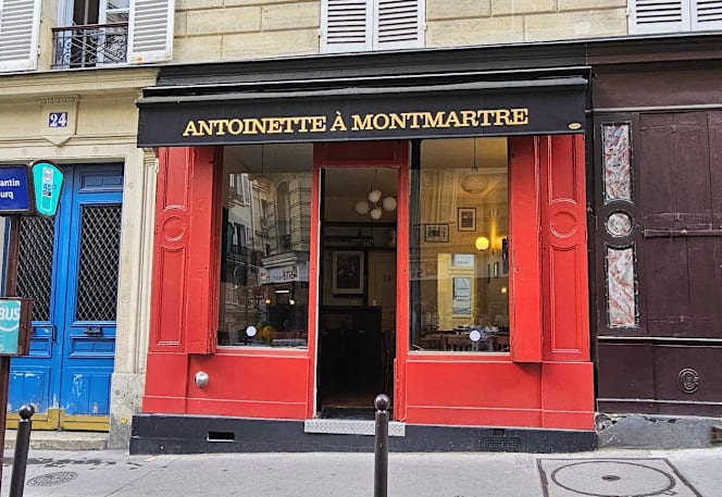 Antoinette à Montmartre - 0