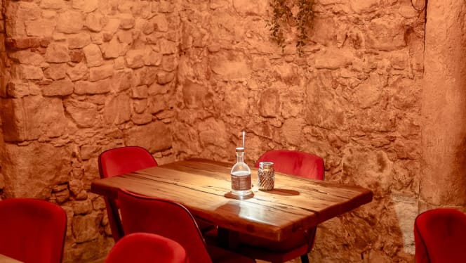 Castrum Wine Bar & Bistro - 8