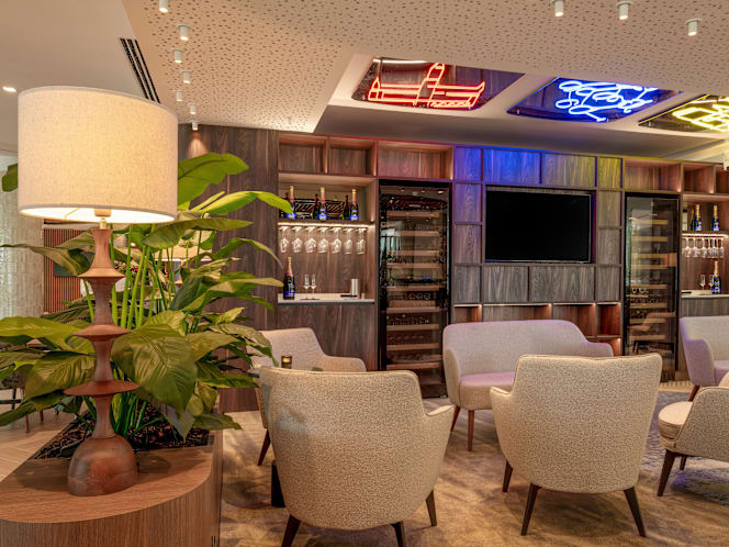 Saignant Grill Dining - 6