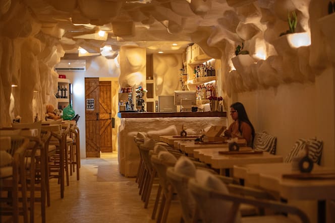 La Cueva Gastrobar - 0