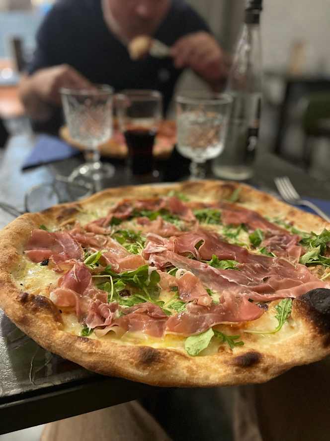 Pizzeria Deposito Bagagli - 1