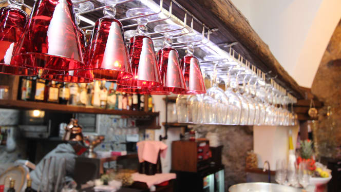 La Caverna Wine Bar - 3
