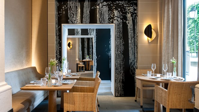 Palais Royal Restaurant - 7