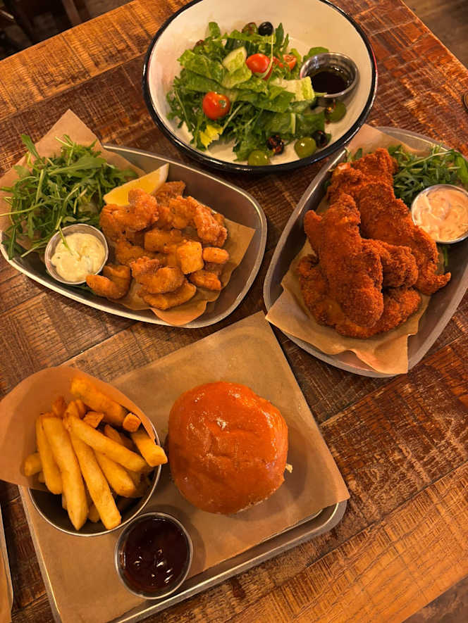 The Britannia Pub & Kitchen - 7