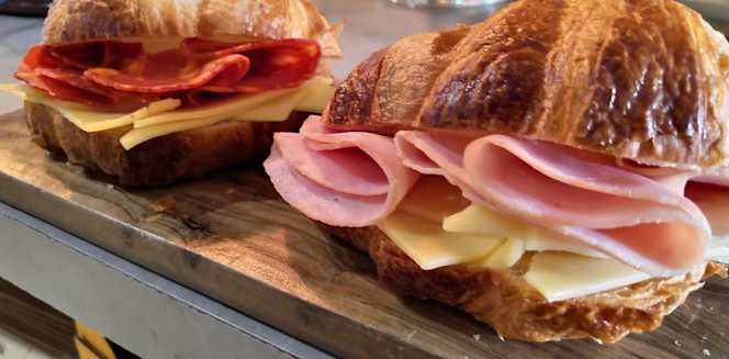 Mercado Cafe Bar - 2