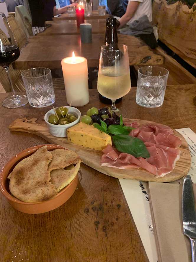 Mercado Cafe Bar - 8