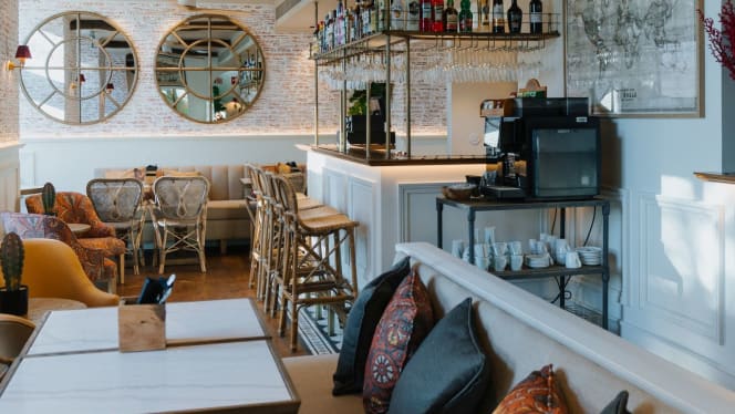 Delfina Café - 8