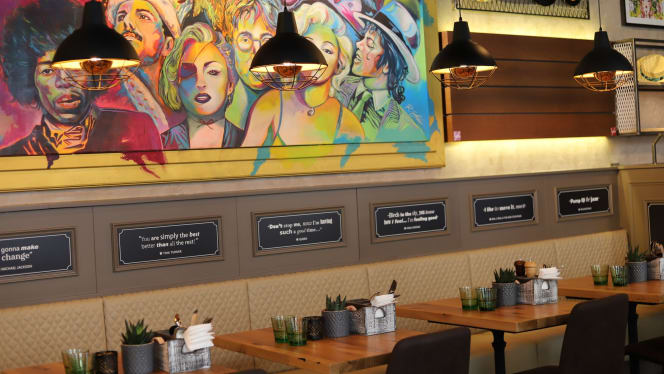 Arizona Burger & Bar - 9