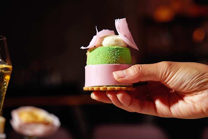 The Stage at the Londoner - 5