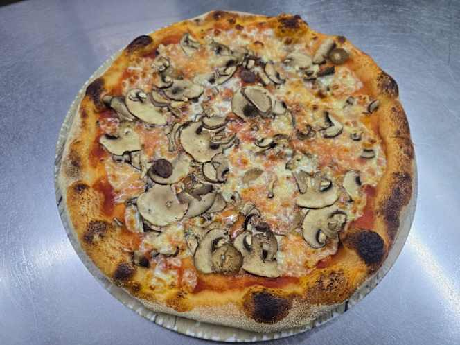 Claudio's Pizzas - 7