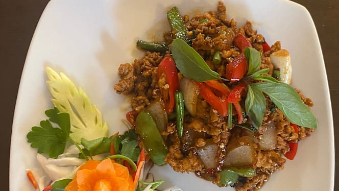 Noi's Thai Kitchen - 6