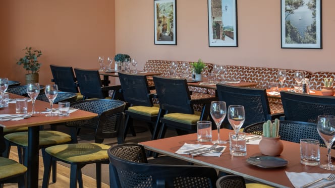 Gourmet Bar - 2