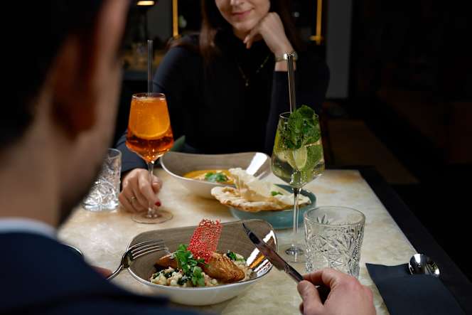 Die Zwölf - All Day Restaurant & Bar - 2