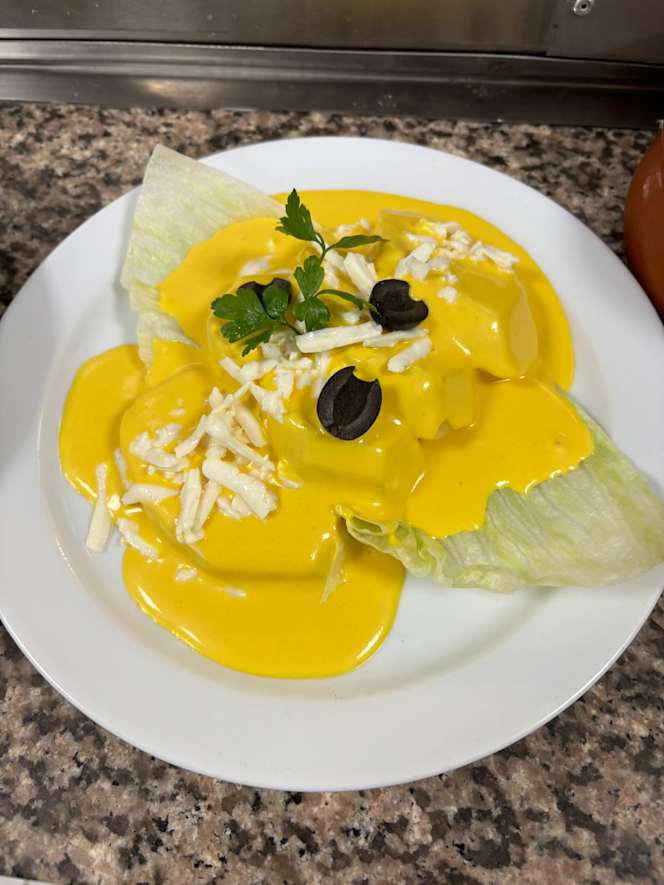 LA CHOZA especialidad comida venezolana, peruana, ecuatoriana y colombiana - 3