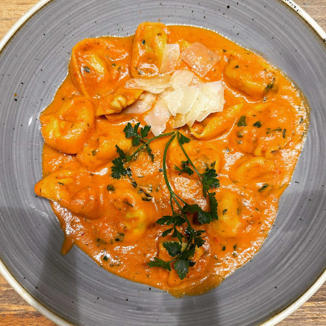 La Caverna Wine Bar - 1