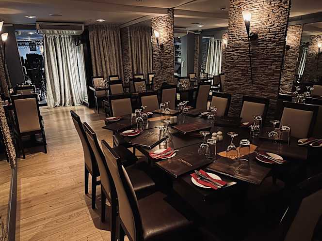 La Caverna Wine Bar - 6