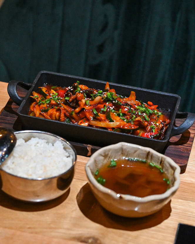 U-Dżong Restauracja koreańsko-japońska 우정 - 1