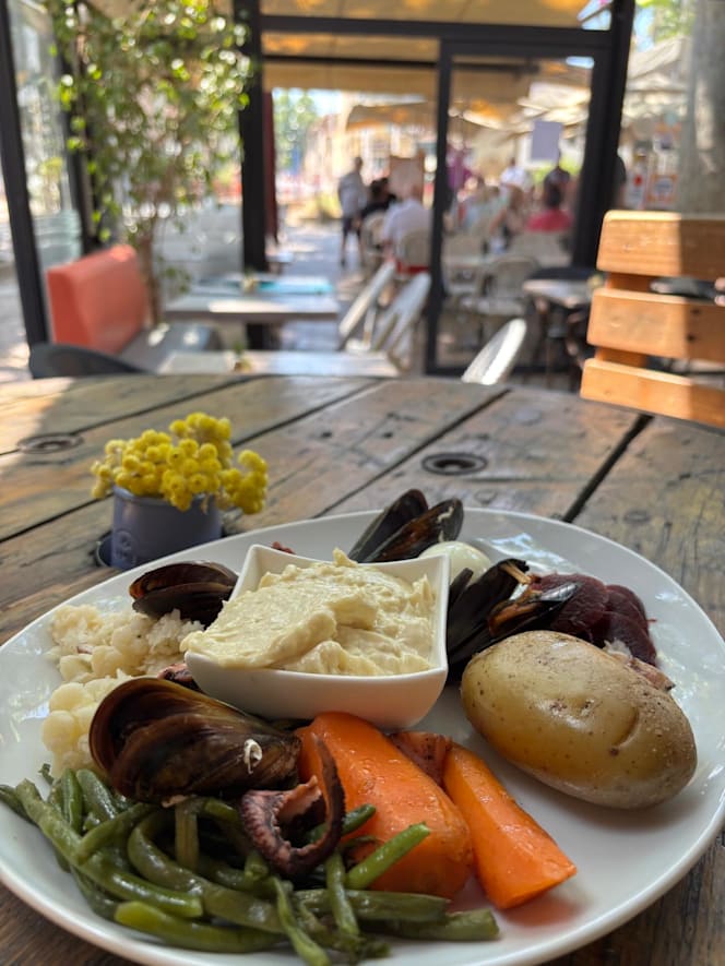 Le Grand Cafe - 3