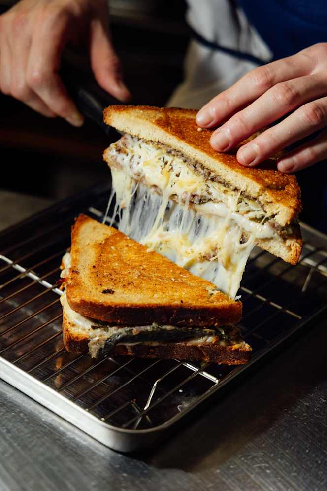 Le Coq Rouge Paris - 3