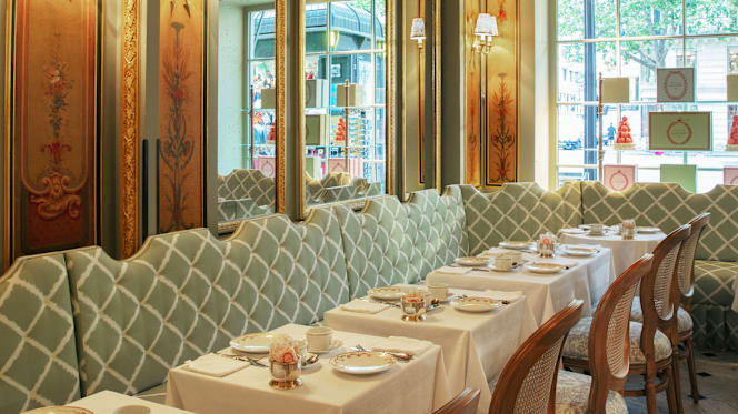 Ladurée Paris Royale - 2