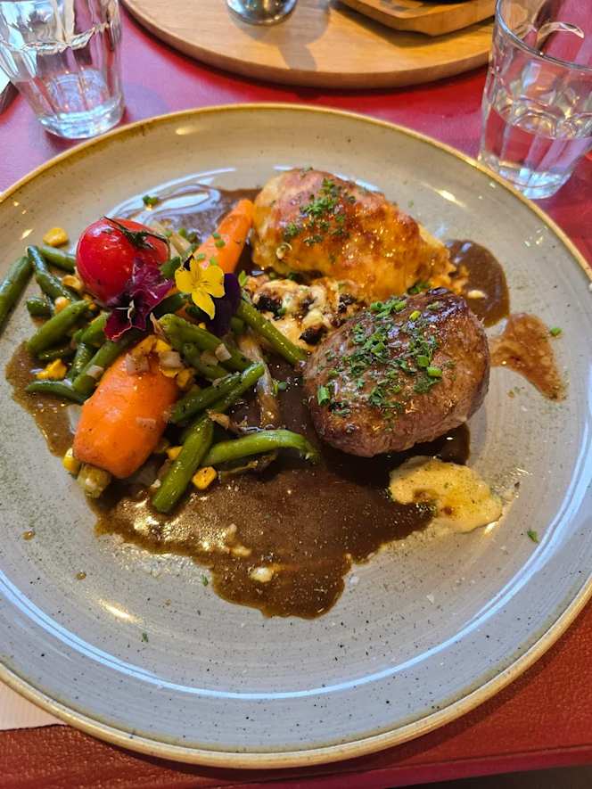 Aquarius restaurant - 9