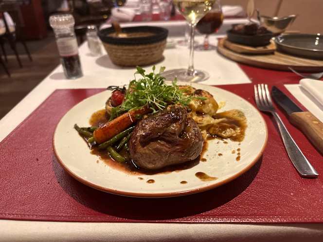 Aquarius restaurant - 1