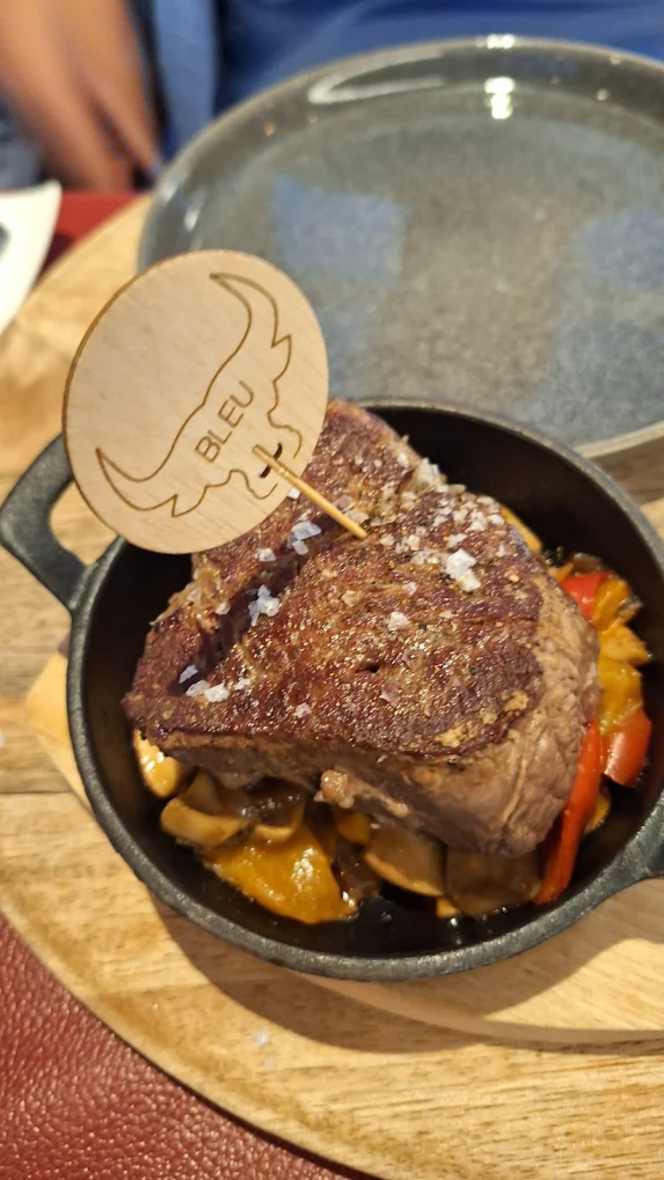 Aquarius restaurant - 7