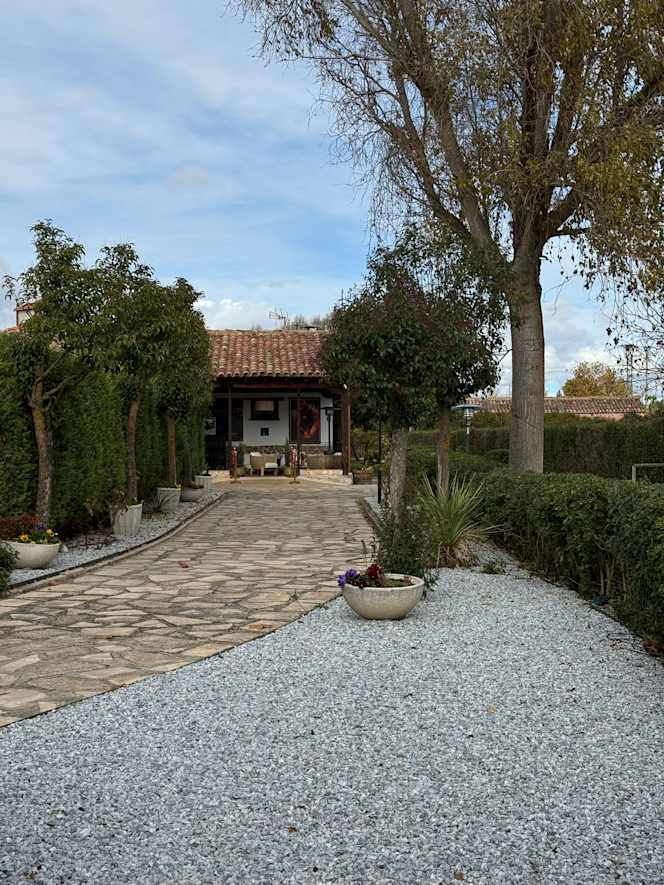 Los Rastrojos Grill - 9