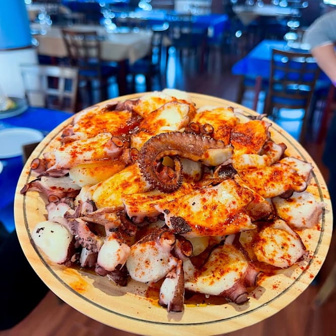 Hispanos Grill - 3