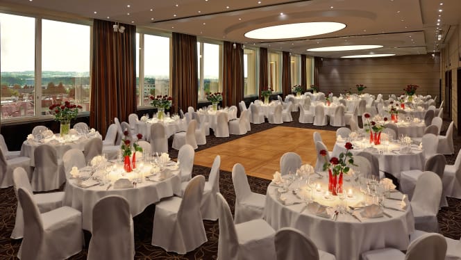 Hilton Zurich, Restaurant-Bar Horizon10 - 5