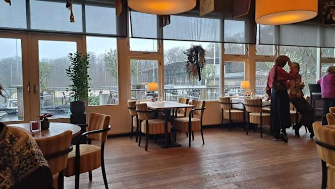 Bistro De Jockey Club - 8