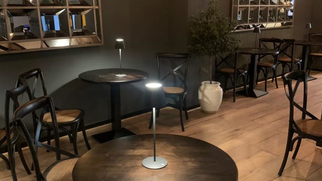 AM Restaurant - 8