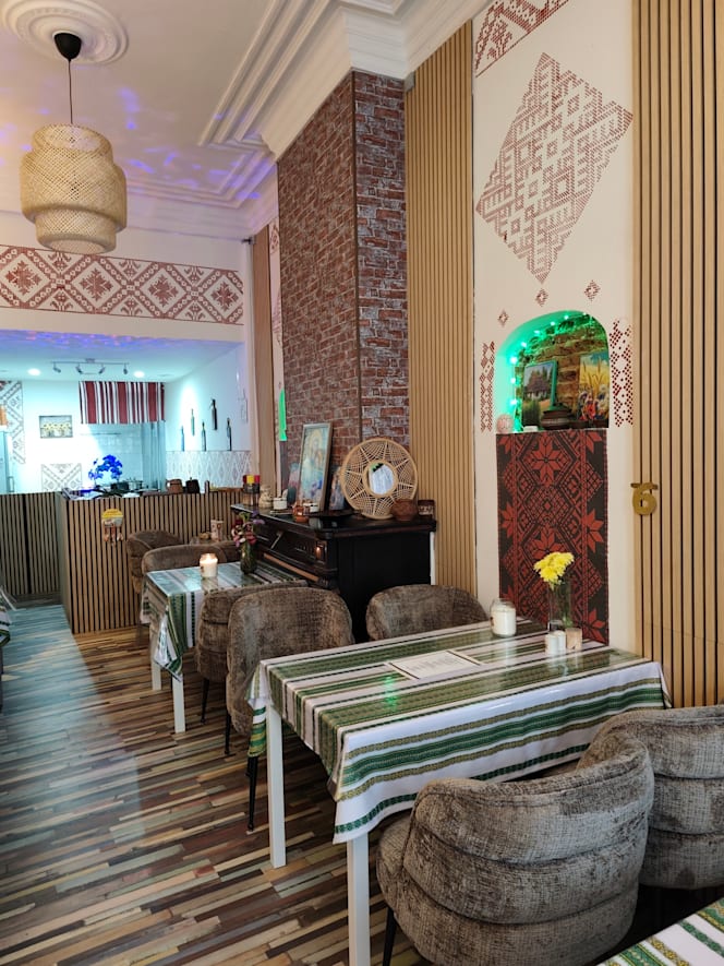 Vioryna Ukrainien Restaurant - 4