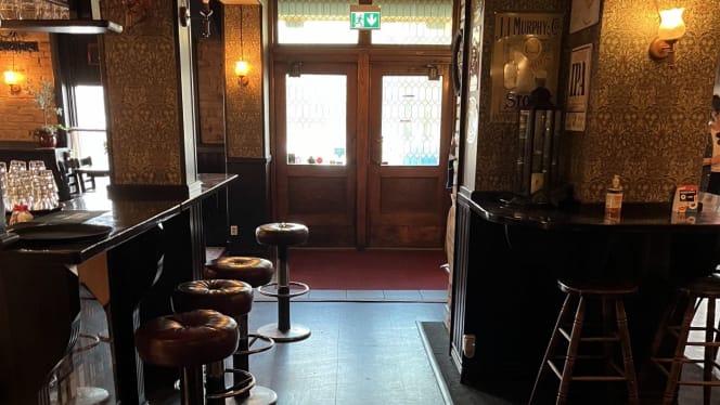 Red Brick Pub - 5