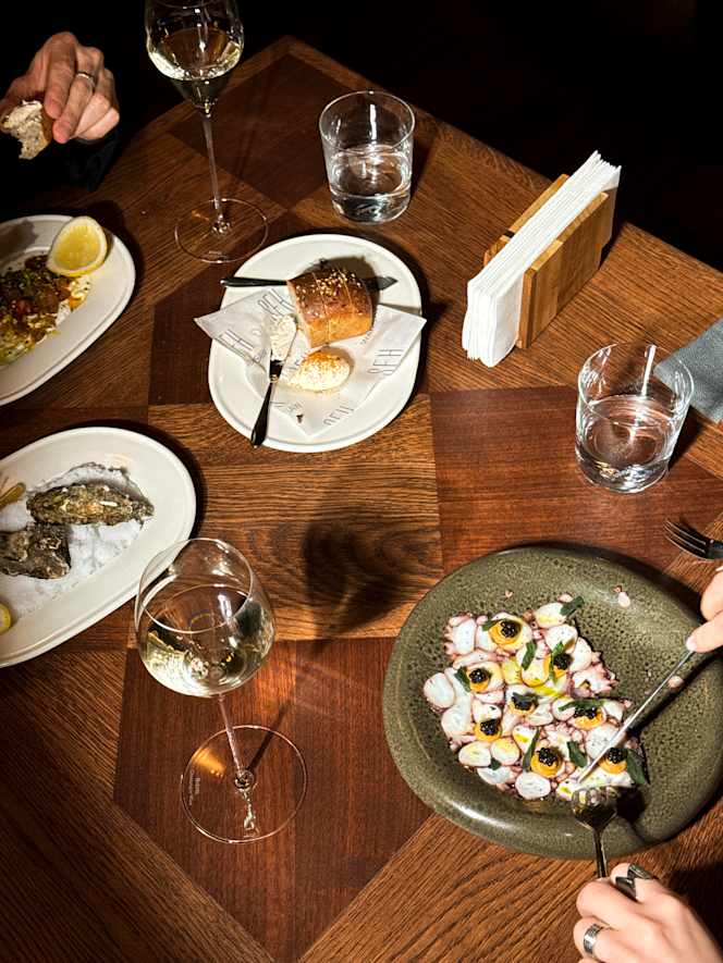 Seafood House Grill & Wine - 2