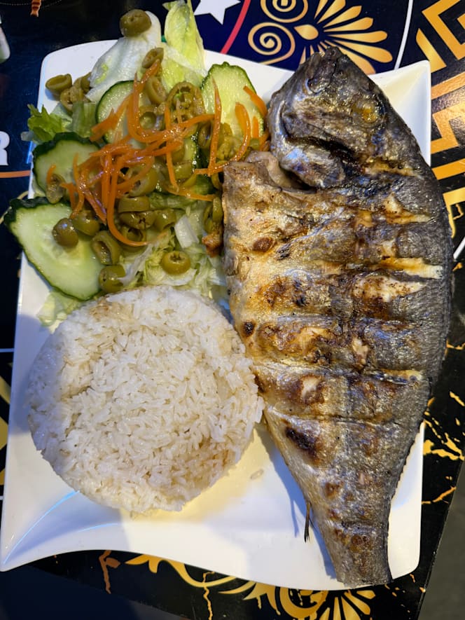 Amor Lounge & Restaurant - 1