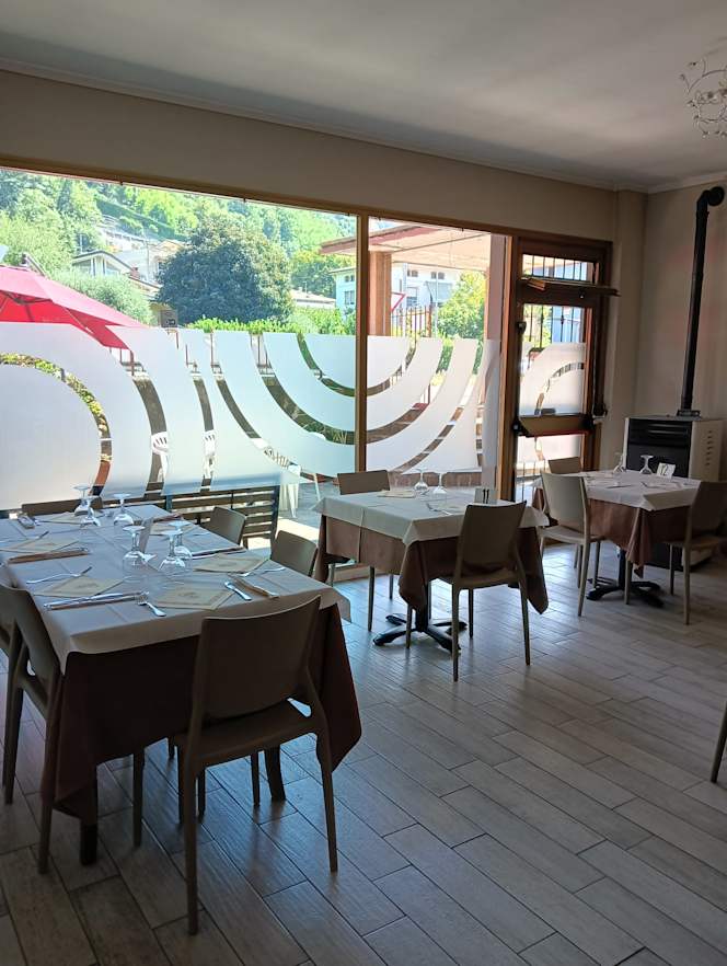 Pizzeria Mediterraneo Di Salmoun M - 2