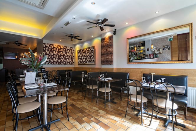 Stage Door Steakhouse & Bar - 9