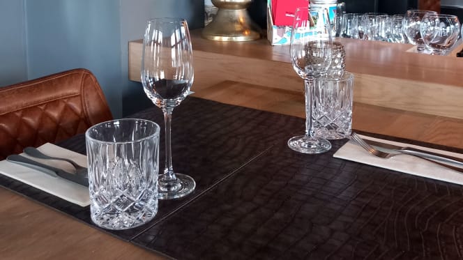 Tafelen bij Zeeuws Meisje - 2