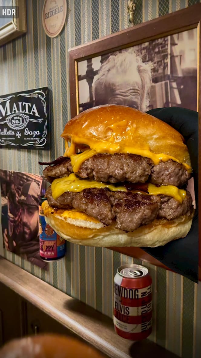 Alex & Stout - Irish Public House - 2