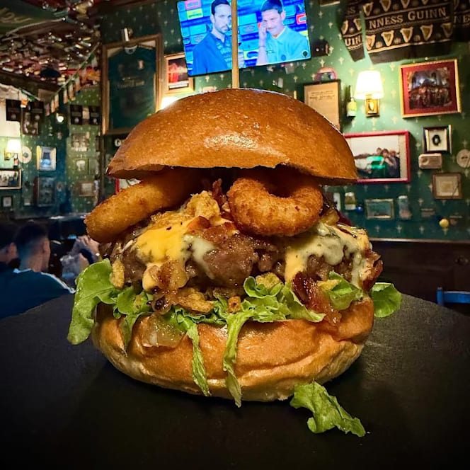 Alex & Stout - Irish Public House - 5