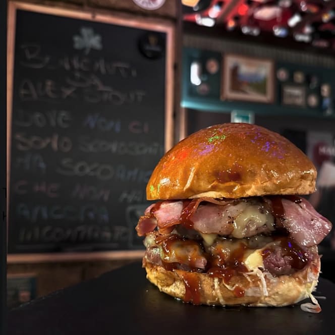 Alex & Stout - Irish Public House - 9