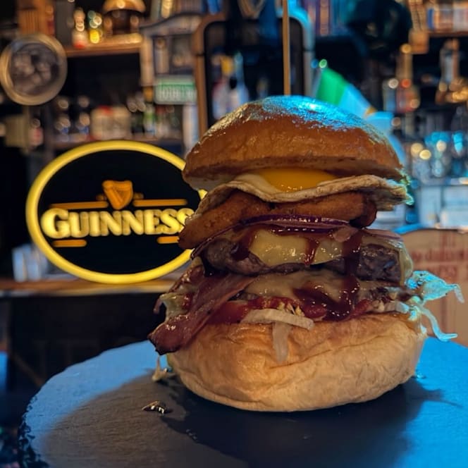 Alex & Stout - Irish Public House - 4