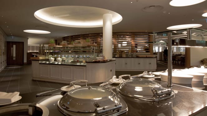The Gallery Restaurant at Hilton London Heathrow Airport T5 - 4